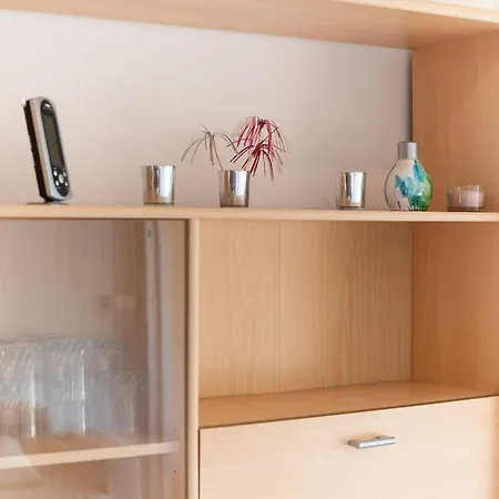 1 Bedroom Apartment For 6 דירה *